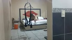 Reproducir Puta mexicana caliente con una gran culona es follada y chupa la polla como un profesional