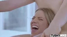 Anal con un coño divertido y malo para tomar una polla