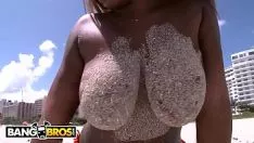 Redare Poate face sex ore in sir fara sa oboseasca aceasta tatoasa bruneta