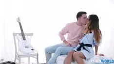 Redare Trebuie sa il linga bine in fund inainte sa o penetreze anal