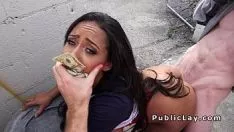Redare Porno cu o prostituata filmata cand este fututa