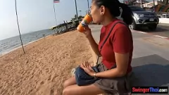 Redare Experiența de handjob cu sâni mari a amatorilor asiatici în POV