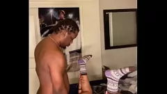 تشغيل السفاح الشاب الذي يقصف الحمار القديم الناضج وتهدئها