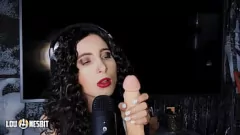 Abspielen Deutsche Domina Lou Nesbit und Lia Louise im intensiven Cuckold ASMR