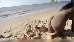 Redare Păsărică rasă a lui Elvieslutty, de la Elvies pe plajă